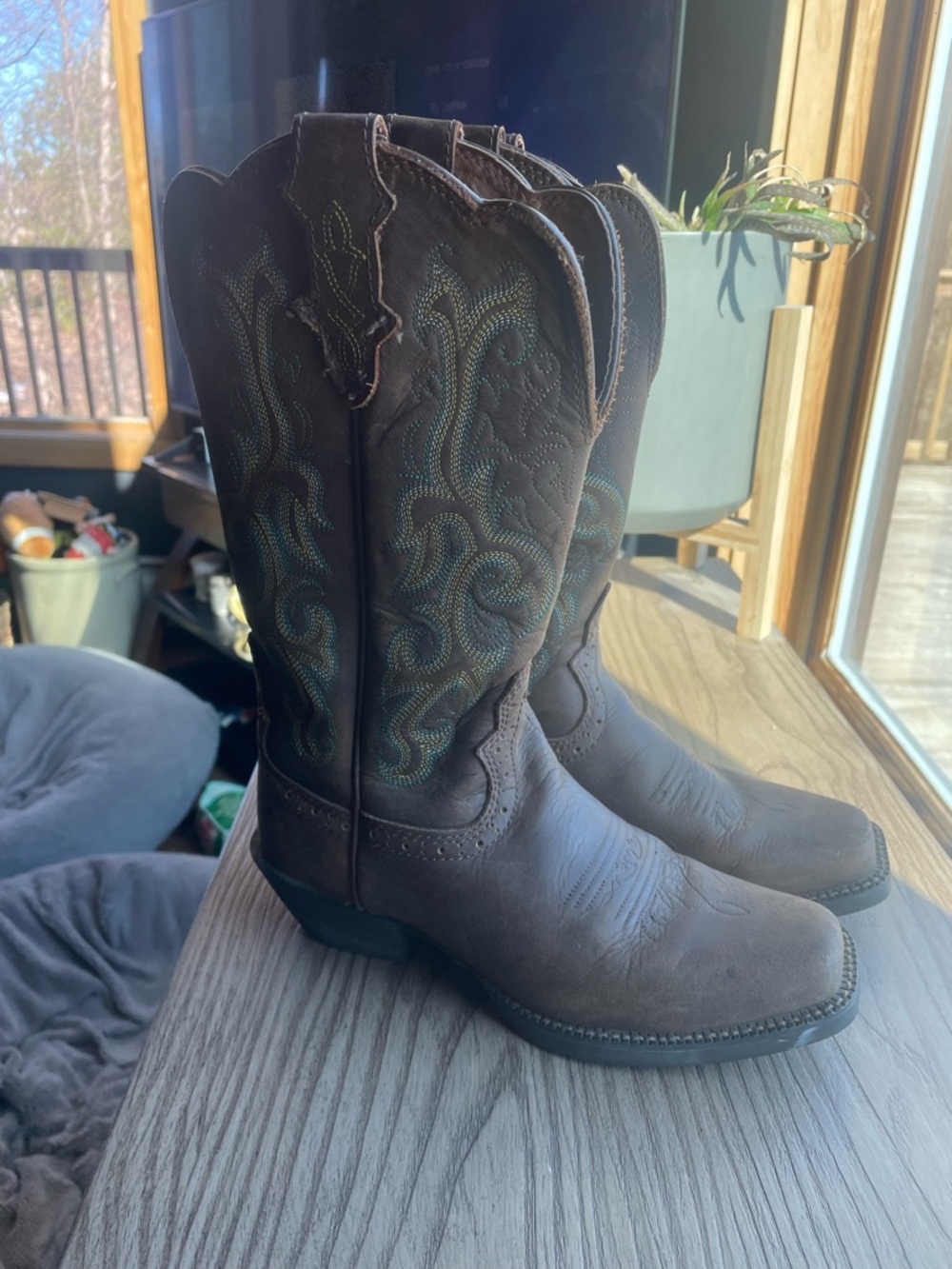 Justin Boots Brown Leather Western Boots with Embroidered Shaft